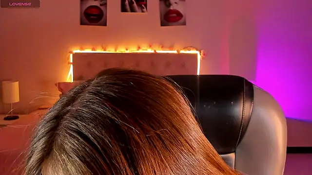 Emily Warren  online show from 11, 3, 2026