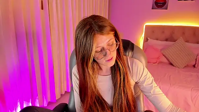 Emily Warren  online show from 30, 3, 2026