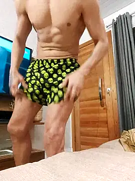 Snapshot of juniortche1313 chatting on 14, 11, 2025 juniortche1313 online show from 14, 11, 2025