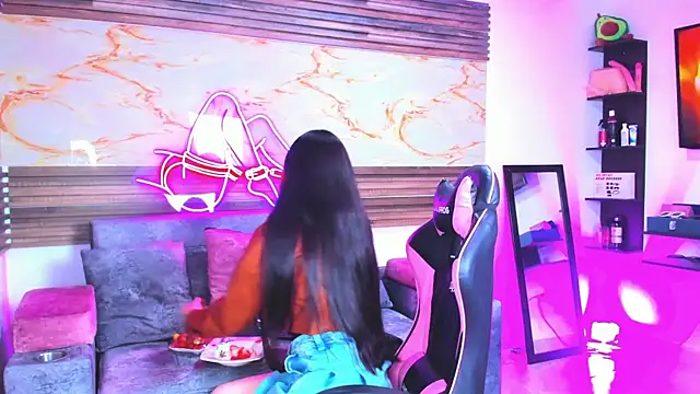 Cloe roouse online show from 19, 4, 2026