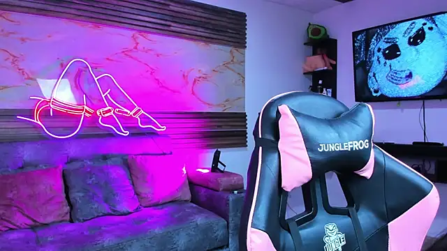 Cloe roouse online show from 25, 4, 2026