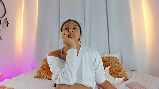 Melodymoore  online show from 26, 6, 2026