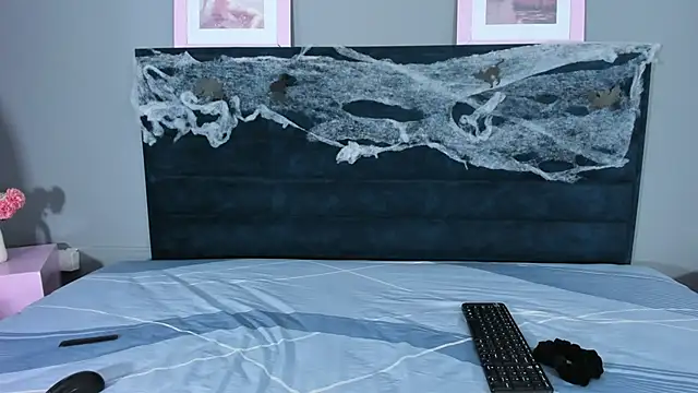 Snapshot of AzulMaverik chatting on 2, 11, 2025 AzulMaverik online show from 2, 11, 2025