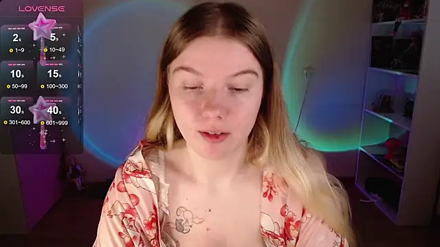 Strawberry juli online show from 16, 9, 2025