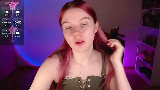 Strawberry juli online show from 13, 11, 2025