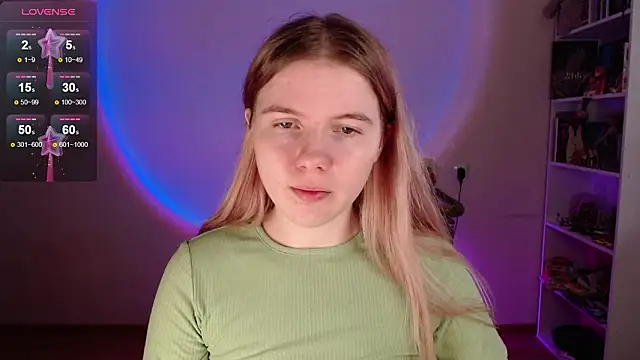 Strawberry juli online show from 15, 2, 2026