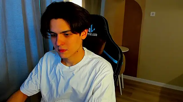 Snapshot of TravisRevas chatting on 6, 3, 2026 TravisRevas online show from 6, 3, 2026