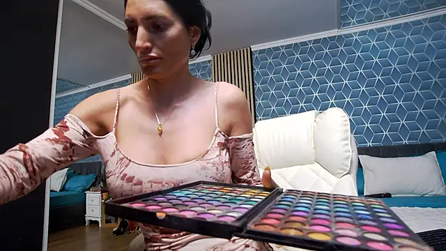 zoeylarkens online show from 13, 11, 2025