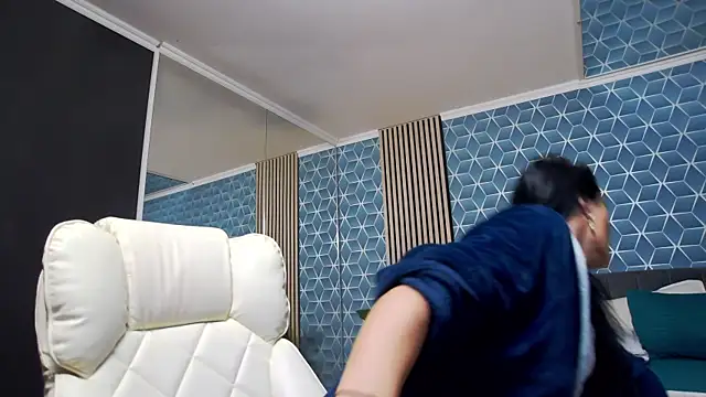 zoeylarkens online show from 25, 11, 2025