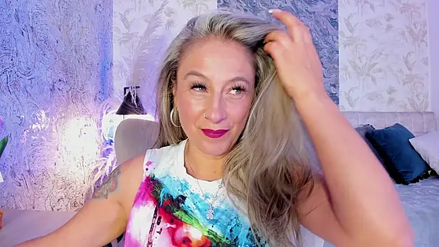 Liannaa  online show from 9, 6, 2026