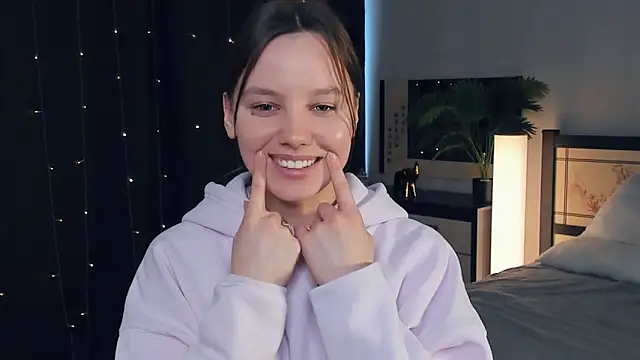 Snapshot of EdinaCordner chatting on 2, 3, 2025 EdinaCordner online show from 2, 3, 2025