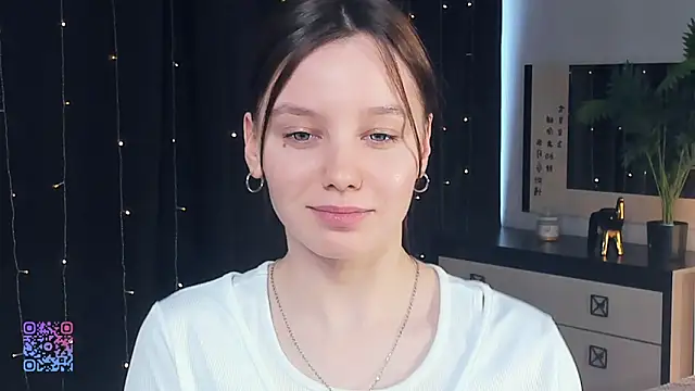 Snapshot of EdinaCordner chatting on 3, 3, 2025 EdinaCordner online show from 3, 3, 2025