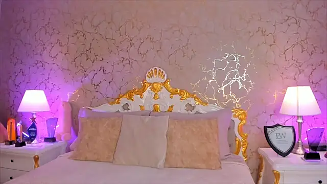 ScarlettWallace online show from 16, 9, 2025