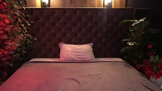 WildKittenX  online show from 21, 4, 2026