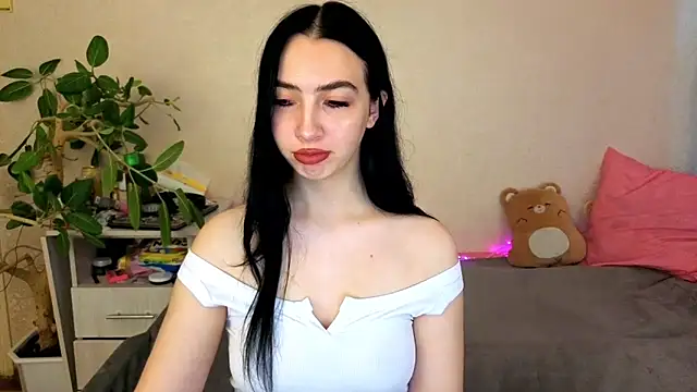 WildKittenX  online show from 18, 5, 2026