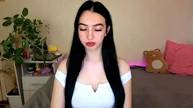 WildKittenX  online show from 19, 5, 2026