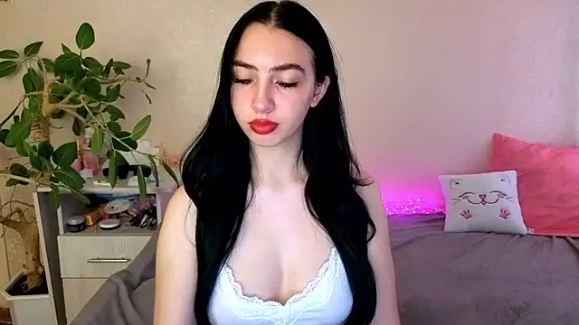WildKittenX  online show from 26, 5, 2026