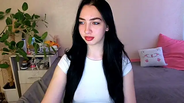 WildKittenX  online show from 10, 6, 2026