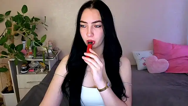 WildKittenX  online show from 14, 6, 2026