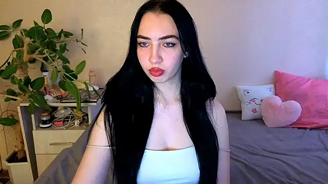 WildKittenX  online show from 17, 6, 2026