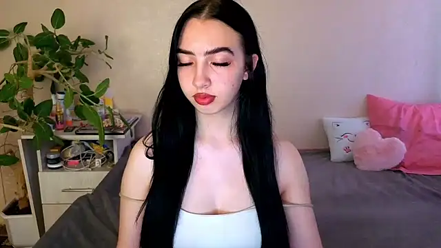 WildKittenX  online show from 23, 6, 2026