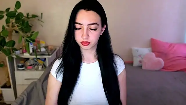 WildKittenX  online show from 25, 6, 2026