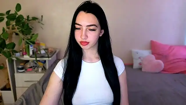 WildKittenX  online show from 25, 6, 2026