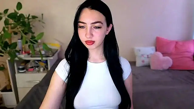 WildKittenX  online show from 28, 6, 2026