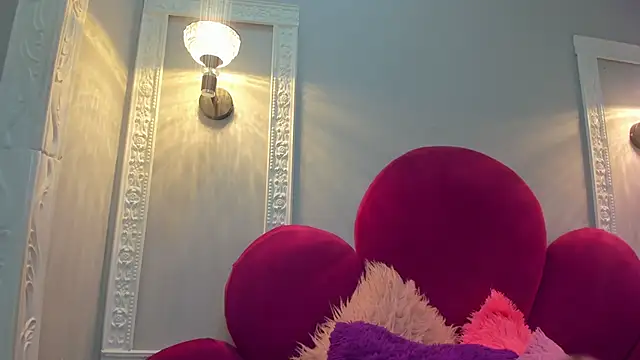 Bonniie 22 online show from 16, 10, 2025