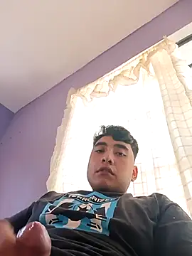 crisssalazar online show from 10, 3, 2025