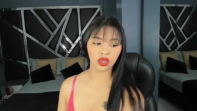 Sienna miller 27 online show from 17, 3, 2025