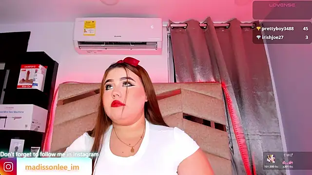 Snapshot of MadissonLee__ chatting on 13, 6, 2026 MadissonLee online show from 13, 6, 2026