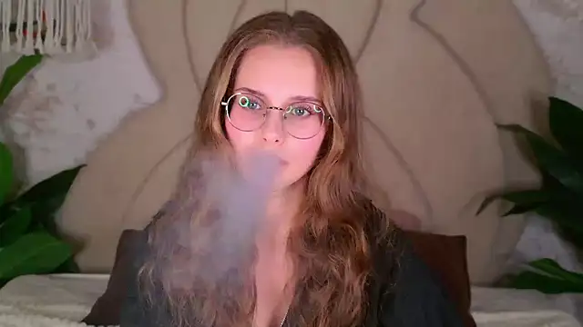 Snapshot of RileyMimicho chatting on 6, 10, 2025 RileyMimicho online show from 6, 10, 2025