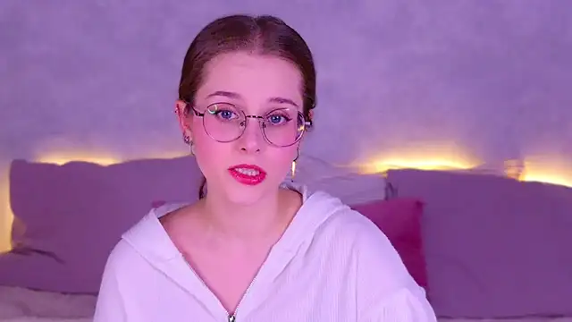 Snapshot of RileyMimicho chatting on 16, 11, 2025 RileyMimicho online show from 16, 11, 2025