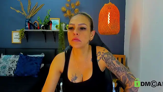 yessila parker online show from 20, 4, 2026