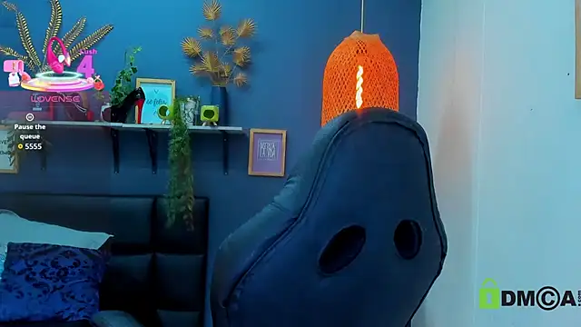 yessila parker online show from 24, 4, 2026