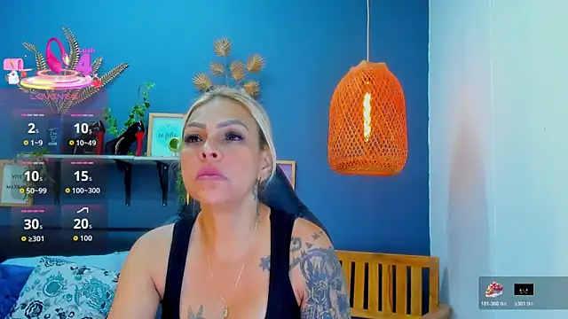 Snapshot of yessila_parker chatting on 27, 5, 2026 yessila parker online show from 27, 5, 2026