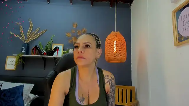 yessila parker online show from 22, 7, 2026