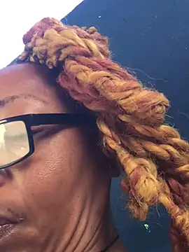 Ladyzee25 online show from 4, 7, 2026