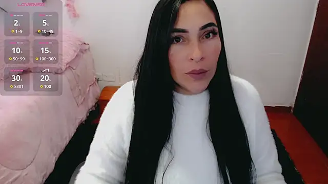 luna lgomez  online show from 4, 3, 2025