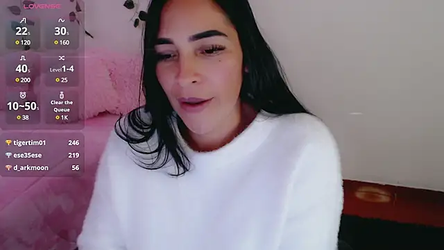 luna lgomez  online show from 4, 3, 2025