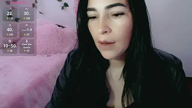 luna lgomez  online show from 7, 3, 2025