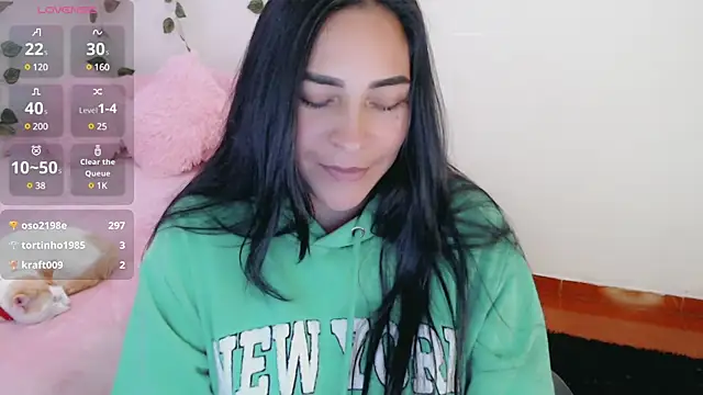 luna lgomez  online show from 13, 3, 2025