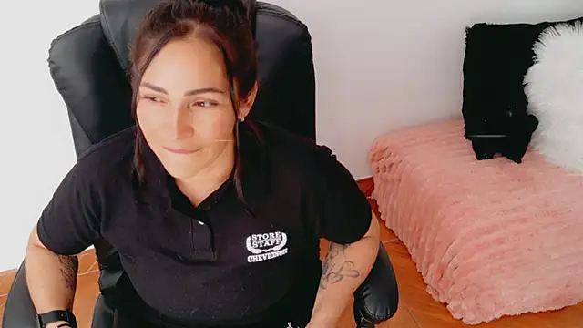 Snapshot of luna_lgomez_ chatting on 24, 3, 2026 luna lgomez online show from 24, 3, 2026