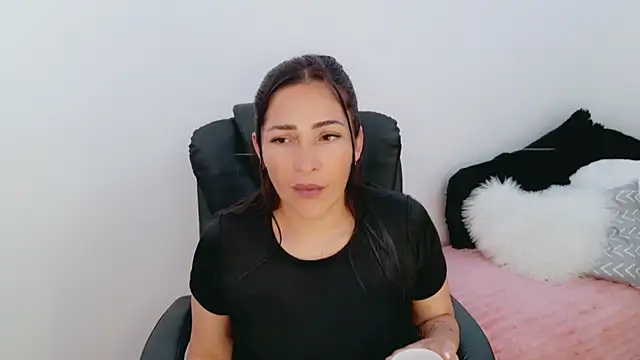 Snapshot of luna_lgomez_ chatting on 27, 3, 2026 luna lgomez online show from 27, 3, 2026