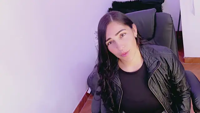 Snapshot of luna_lgomez_ chatting on 18, 4, 2026 luna lgomez online show from 18, 4, 2026