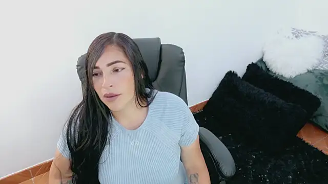 Snapshot of luna_lgomez_ chatting on 4, 5, 2026 luna lgomez online show from 4, 5, 2026