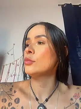 HotAlana  online show from 28, 4, 2026