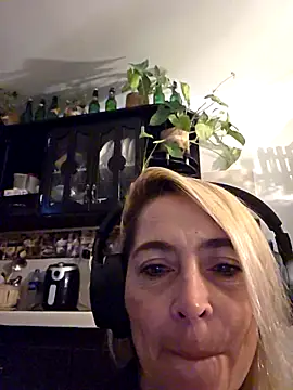 Sara Valkyri online show from 13, 9, 2025