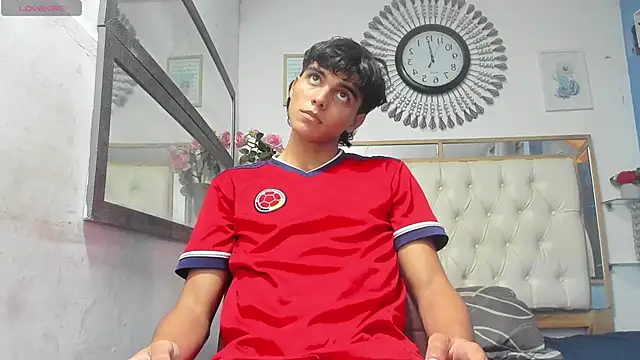 Snapshot of heiker_ chatting on 8, 3, 2025 heiker online show from 8, 3, 2025